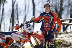 284-Jonny-Walker-Wings-for-Life-KTM-2014